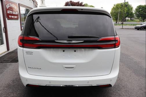 White 2023 Chrysler Pacifica Touring L