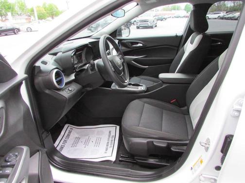 Summit White 2024 Chevrolet Trax LS