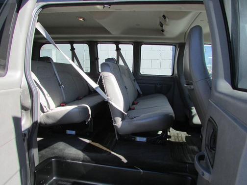 2016 Chevrolet Express 2500 LS
