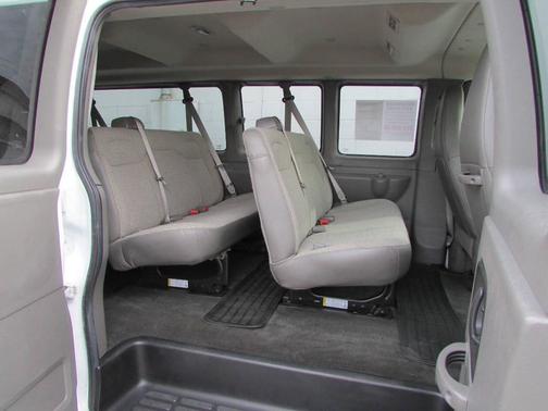 2017 Chevrolet Express 3500 LT