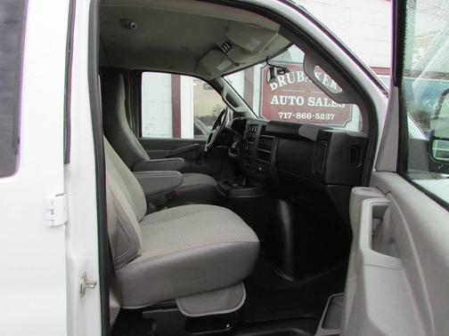 2017 Chevrolet Express 3500 LT