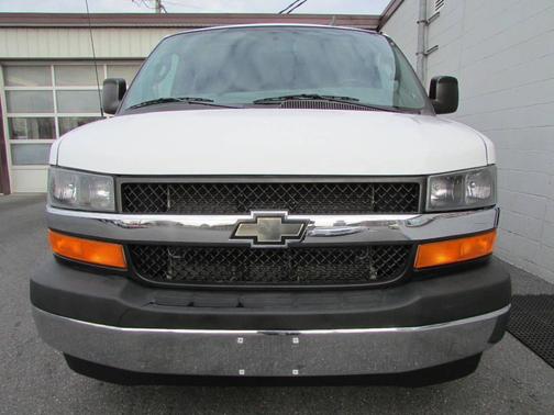 2017 Chevrolet Express 3500 LT
