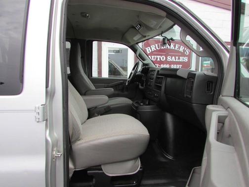 2017 Chevrolet Express 2500 LS
