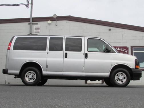 2017 Chevrolet Express 2500 LS