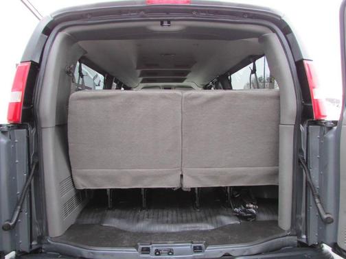 2017 Chevrolet Express 3500 LS