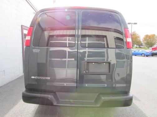 2017 Chevrolet Express 2500 LS