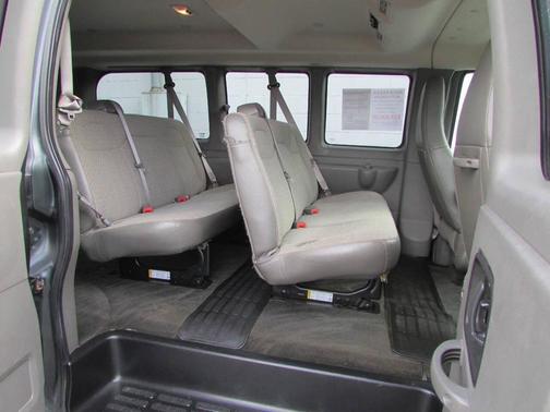 2017 Chevrolet Express 2500 LS