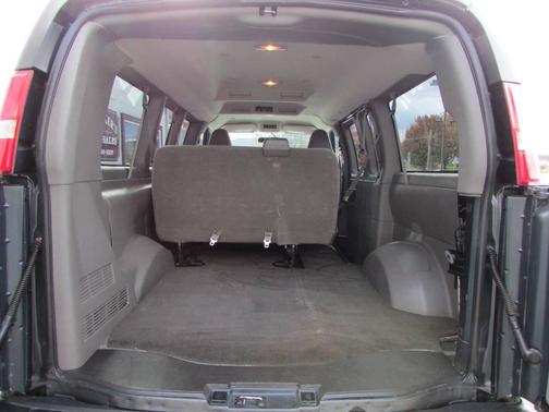 2017 Chevrolet Express 2500 LS