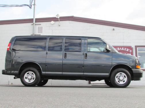2017 Chevrolet Express 2500 LS