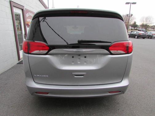 2020 Chrysler Voyager LXI