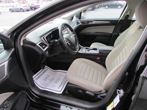 2017 Ford Fusion Hybrid SE