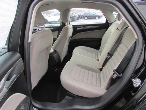 2017 Ford Fusion Hybrid SE