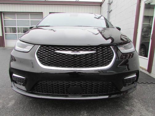 2025 Chrysler Pacifica L