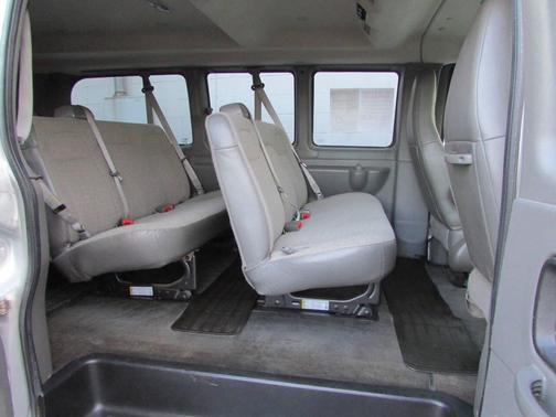 2016 Chevrolet Express 2500 LS