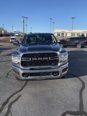 2020 RAM 2500 Tradesman Crew Cab 4X4 6'4' Box