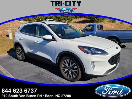 Photo 1 of 3 of 2020 Ford Escape Titanium