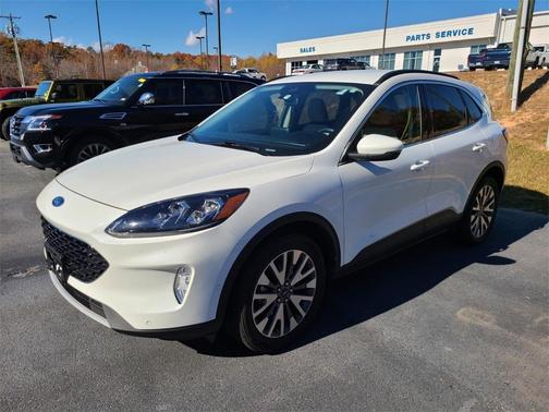 Photo 3 of 3 of 2020 Ford Escape Titanium