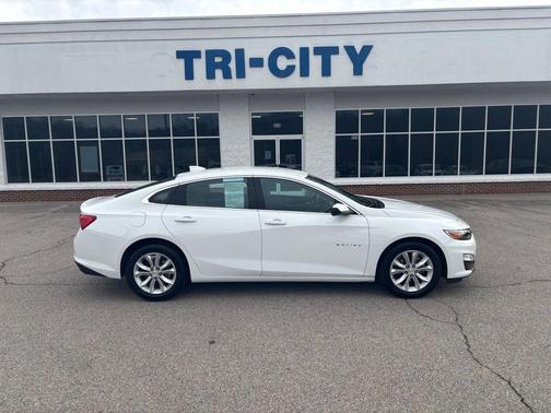Summit White 2024 Chevrolet Malibu FWD 1LT
