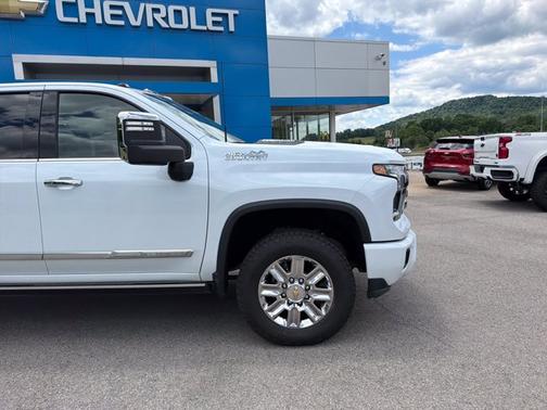 Polar White Tricoat 2026 Chevrolet Silverado 2500 High Country