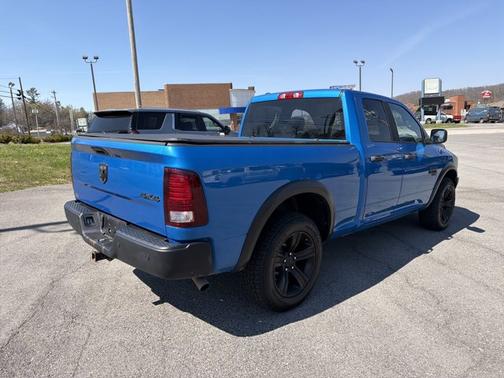 Hydro Blue Pearlcoat 2022 RAM 1500 Classic Warlock