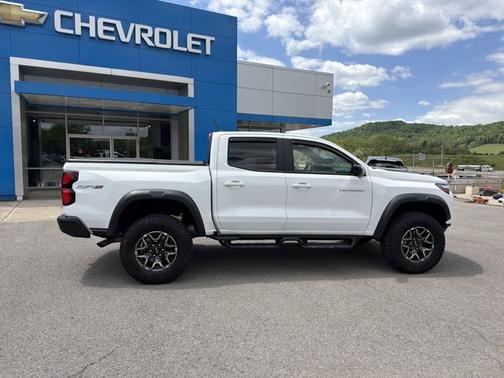 Summit White 2024 Chevrolet Colorado 4WD ZR2