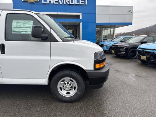 2025 Chevrolet Express 2500 