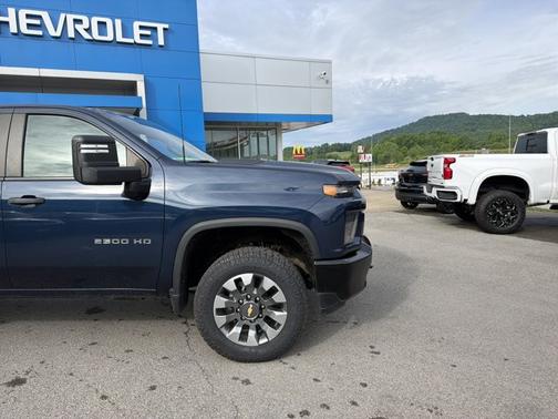 Northsky Blue Metallic 2022 Chevrolet Silverado 2500 Custom
