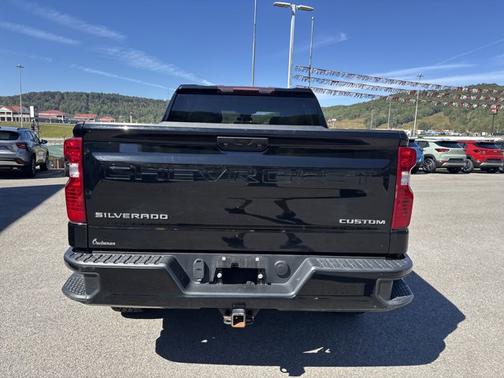 2022 Chevrolet Silverado 1500 Custom Trail Boss