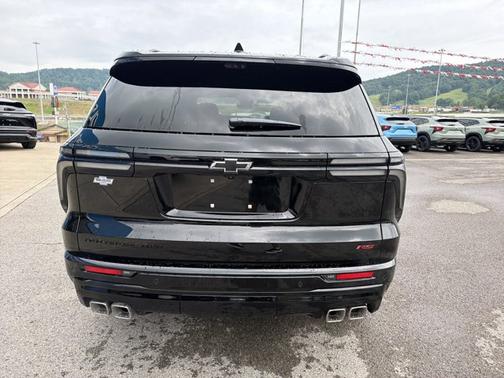 Mosaic Black Metallic 2026 Chevrolet Traverse AWD RS