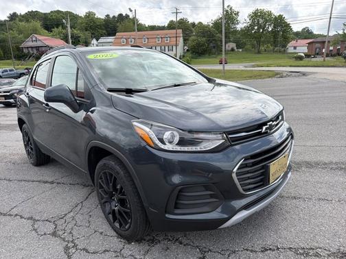 Shadow Gray Metallic 2022 Chevrolet Trax LT