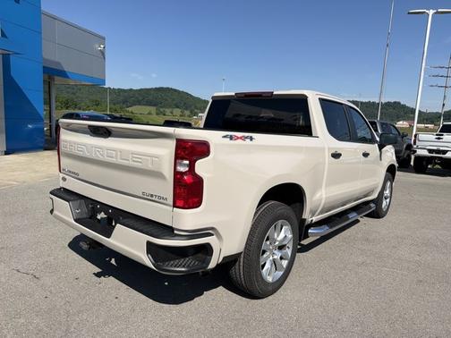 White Sands 2026 Chevrolet Silverado 1500 Custom
