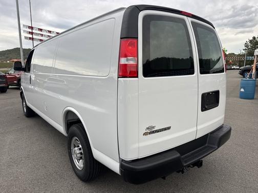 2025 Chevrolet Express 2500 
