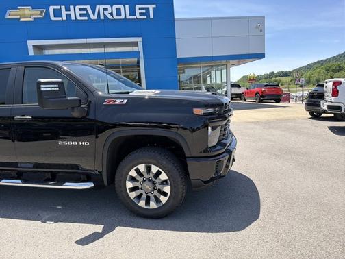 Black 2026 Chevrolet Silverado 2500 Custom