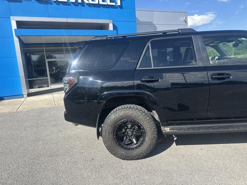 Black 2018 Toyota 4Runner SR5