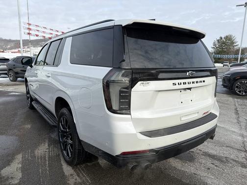 2025 Chevrolet Suburban RST