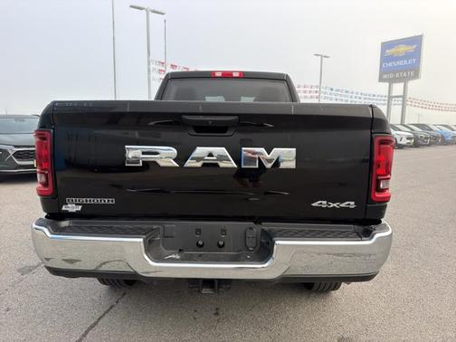 Diamond Black Crystal Pearlcoat 2026 RAM 2500 Big Horn