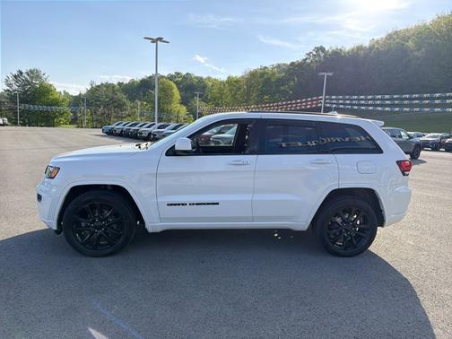 Bright White Clearcoat 2020 Jeep Grand Cherokee Altitude