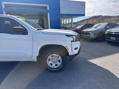 2022 Nissan Frontier S