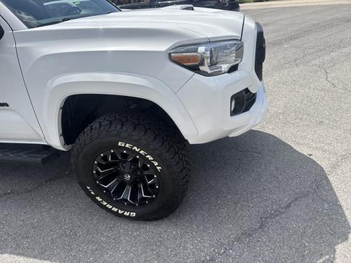 2020 Toyota Tacoma SR5