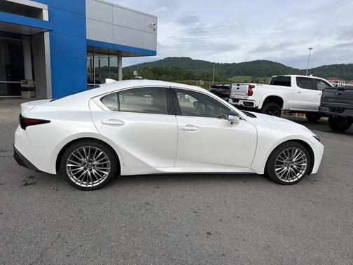 EMINENT WHITE PEA 2023 Lexus IS 300 Base