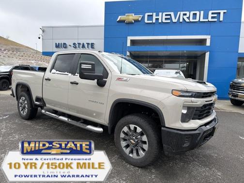 White Sands 2026 Chevrolet Silverado 2500 Custom Truck