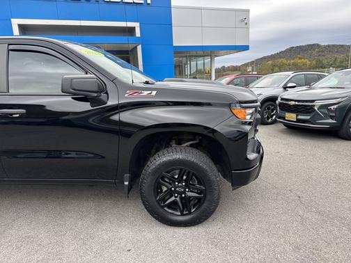 2023 Chevrolet Silverado 1500 Custom Trail Boss