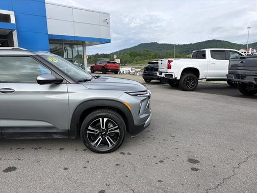 Sterling Gray Metallic 2025 Chevrolet Trailblazer LT