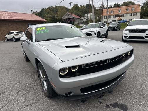 2021 Dodge Challenger SXT
