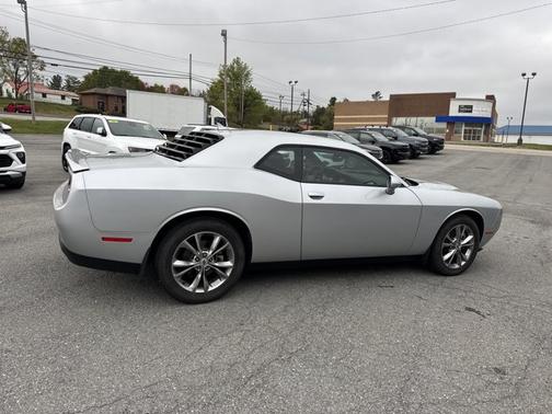 2021 Dodge Challenger SXT