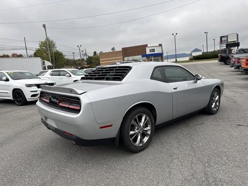 2021 Dodge Challenger SXT