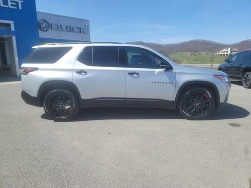 Photo 3 of 24 of 2020 Chevrolet Traverse Premier