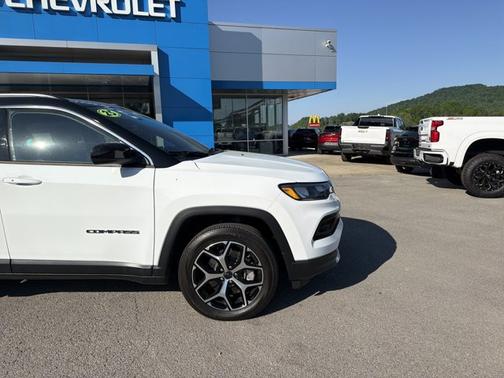 Bright White Clearcoat 2025 Jeep Compass Limited