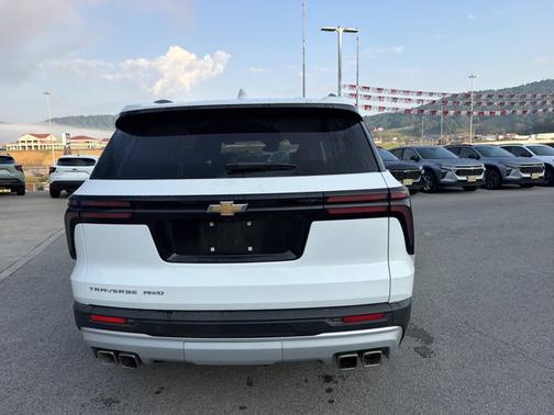 Summit White 2026 Chevrolet Traverse AWD LT