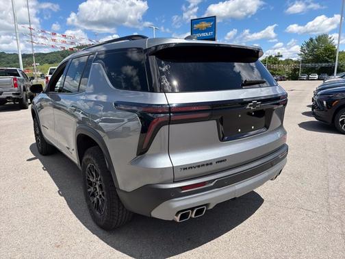 Sterling Gray Metallic 2025 Chevrolet Traverse AWD Z71